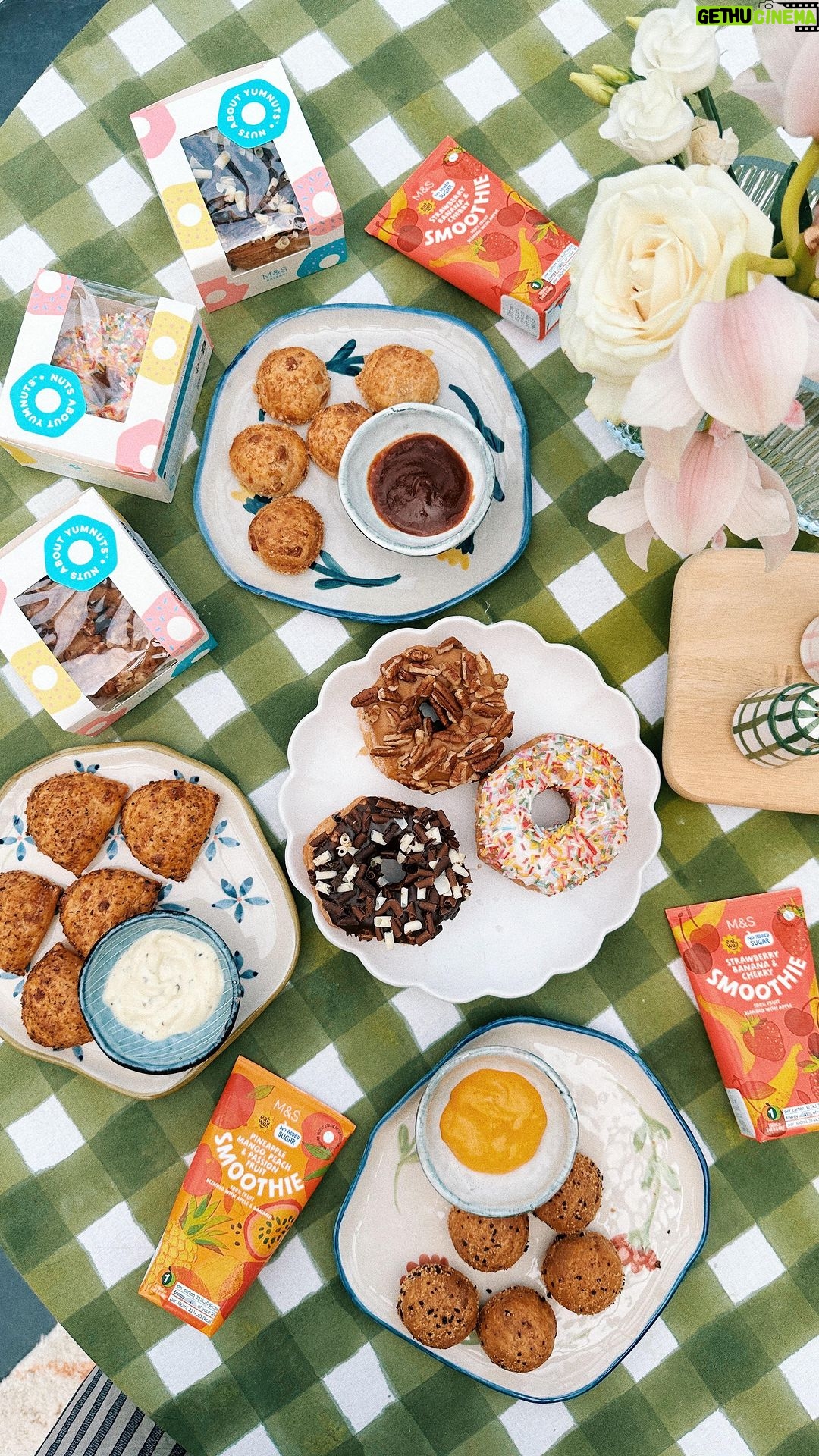 Zoe Sugg Instagram - Ad | I’m baaaack, doing my favourite thing ever and eating all the newness from @marksandspencer Food Hall! Today is all about Sweet Vs Savoury! 🤩 I am SPOILT for choice with yumnuts, dinky dunkers and smoothies! Let me know what you would pick, sweet or savoury?! #MyMarksFave