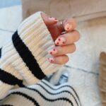 Zoe Sugg Instagram - A couple of little highlights from last week to kickstart a new one! ✨ Fun at the farm with Nana @traceysugg ✨ Valentines nails courtesy of @bw.nails ✨ a zoom call that tickled us because perspective made @maddiechester teeny tiny. ✨ Little lady turned 17 months ✨ Fun day with @markyyferris where Ottie learnt to say his name 😭 ✨ A trip to the butterfly house!
