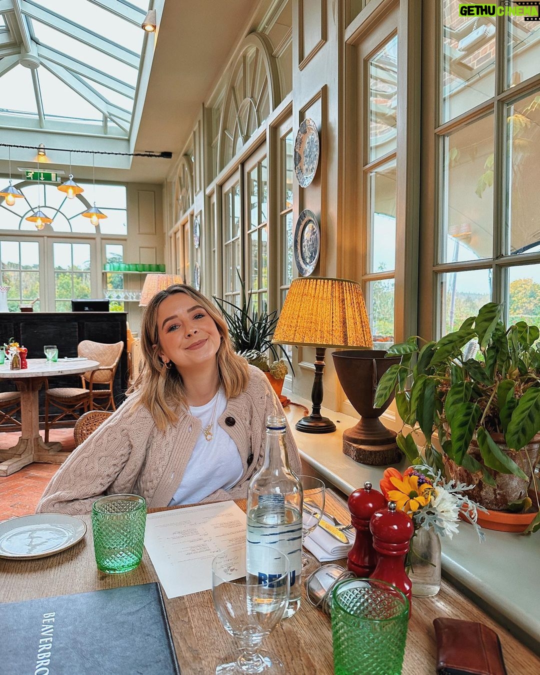 Zoe Sugg Instagram - A couple of snaps from our night away at @beaverbrook ✨ SO many of you recommended we stay here and I can totally see why. It was honestly so beautiful & peaceful. The breakfast was also 10/10 & I can’t stop thinking about it 🤣
