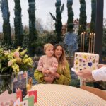 Zoe Sugg Instagram - Had the most special day yesterday celebrating turning 33 🎈🎈 1. Ottie’s little face when the cake came out 🥹 She genuinely thought we were celebrating her birthday all day and it was adorable. 2. Breakfast platter of dreams from @stylisheatsuk as always ♥️ I can’t tell you how absolutely incredible those scotch eggs are. 3. Alfie whisked me away to the spa at @beaverbrook for the afternoon 4. Dreamy!! 5. Birthday cake by the incredible @bunston_bakes ✨ That scalloped buttercream 👌 6. Family photo! Ottie was saying “cheeeeeeeeeeeeeeeeeessssssssseeeeee” for a very very long time 😂 7. Reunited with @markyyferris, our fave! 8. Alfie had arranged for a pizza tent to come over for the evening which went down SO WELL! Honestly they were incredible! @lovespizzaco 9. SO SO GOOD. 🤤 10. Champagne piggy backs!