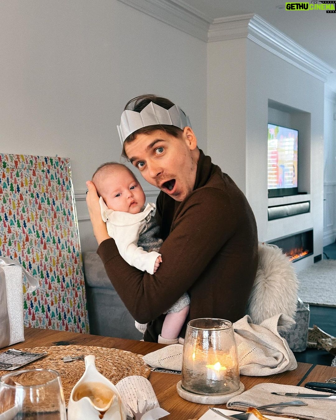 Zoe Sugg Instagram - Week 8 of 2024 ✨ This week has been one of my favourites of 2024 so far, no real reason other than I felt like Spring was in the air for a couple of days which meant we got out in the garden a lot more (why does parenting feel so much easier outside? It’s like their imaginations do all the work 😂) I can’t wait for more sunny days ☀️ 1. Family Photo Booth pictures! My plan is to go once a month and create a frame at the end of the year with all the photos. Ottie and Novie will change so much in that time and I thought it would be a cute thing to look back on. Alfie and I will probably just get more tired-looking as the year goes on 😅 we’re also taking individuals of the girls and one with just the two of them so maybe we can create other frames of these too. Honestly my love for photo booths runs deep haha 2. Otties checking when they print out! 3. One out of two days of the week I got properly dressed and did my hair and makeup (trust me, the majority of the time I’m wearing oversized t shirts and my hair is in a VERY messy bun - very guilty of making sure everyone else is ready for the day without doing it myself - we’ll get there though) 4. It still blows my mind that we created this adorable little person together, who sits on chairs in coffee shops waiting for her cheese straw and biscuit, laughing and chatting away. Those of you with older kids, do you get used to this? Or do you still look at your older kids and think the same thing? 5. We had a late Christmas gathering with @joe_sugg & @diannebuswell as they were in Australia for Christmas & Dianne has been on tour! It was so so lovely, and actually felt very festive! 6. Never get bored of seeing those you love, loving on your children ♥️ 7. Ottie and I spent hours in the garden making magic potions for the garden fairies & it was the highlight of my week. She had the best time collecting things and adding them to the bowl! 8. Fairies visited during the night to drink the potion & left a note for her! 9. The smiliest girl in the world 🥰 10. Ottie copying @alfiedeyes with the baby carrier 😂