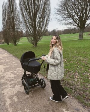 Zoe Sugg Instagram - “Deyes like these” (lol) ♥️ 

I need to get back on track with my weekly posting on a Sunday as I LOVED doing it last year! This is a little roundup of some of my favourite moments in the last couple of weeks. (And although it’s pretty much common sense that people share their highlights on social media and it goes without saying these days, just know in between these moments we’ve been juggling illness’ & lack of sleep. Just a reminder for some balance 😂) 

1. [ad-pr] taking the @cybex_global e-priam for a spin! I loved my cybex priam with Ottie but the electric version is an absolute GAME CHANGER post c section! Even after Otties birth (vaginal) I struggled with my recovery and pushing the pushchair felt SO hard, I could have done with the electric version last time I think, especially as Brighton is so hilly! 
2. Caught Novies first smile at Ottie 🥰
3. Ottie looking like a teenager 
4. Chilly strolls through the lanes
5. Lots of mornings looking like this! Otties favourite game is the shopping game so we’re doing this on repeat naturally. We had Novie & Nala playing this game with us 😂 
6. Beach cuddles 
7. @samantha.cusick giving Ottie some space buns on hair day! 
8. Feeling so much more put together after @samantha.cusick worked her magic on my barnet 
9. I feel like they’re plotting some mischief already!
10. 6 weeks of Novie Nell 🎀
