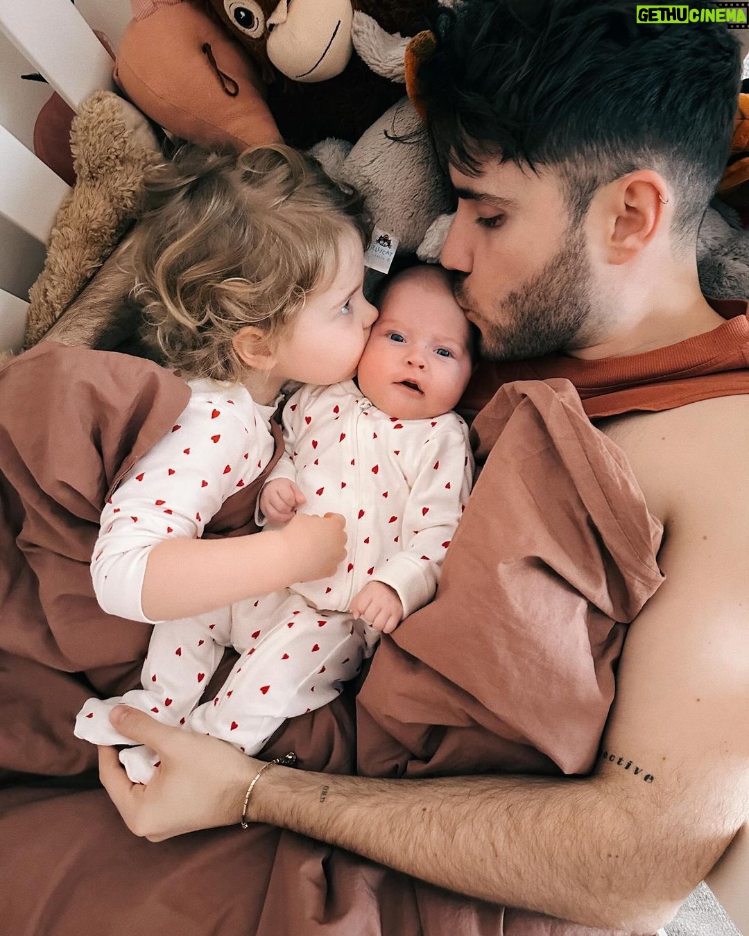 Zoe Sugg Instagram - Week 7 of 2024 ✨ 1. The girls on Valentine’s Day in their matching pjs ♥️ 2. So hard to get pictures of them together but when I do they’re my absolute favourite. Ottie is so cute with Novie! 3. A galentines delivery from @poppydeyes of a @getbakeduk Bruce cake which is exceptional with a bit of double cream 😍 4. My family ♥️ 5. Pancake day breakfast at @joandcorestaurants with Novie and… 6. @alfiedeyes ✨ 7. Sorted out all my makeup in the week and it feels good now to have a smaller more compact collection all in one place. Gone are the days of drawers full of lipsticks 😂 8. Went for a walk with Ottie where I made her a little tick list of things to collect and stick on her list! It was one of my weekly highlights, just the two of us plodding along chatting together ♥️ 9. Spent Friday afternoon having afternoon tea at Alfie’s parents house but not before we popped to the fish shop to let Ottie pick a fish for her grandads tank! We didn’t actually get him one of these but they looked so pretty all swimming around! 10. Play dates with @tanyaburr & Sage! So lovely having a catchup and watching our little people play together. We’ve been friends now for 12 years!! 👯♀️ (who’s been here that whole time? Major points to you if you have haha) Let me know your highlights of the week below!