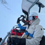 Zoe Tay Instagram - ❄️❄️🤍⛷️🎿🏂🤍❄️❄️ 买的新的相机，试着自己手持拍摄，ka lang ka bou 没拍到最好的效果，算了吧，还是交给蒋爷掌机吧！📹🎬 自从去年脚动了手术，就担心自己这次不能尽情放松地滑雪，让孩子们扫兴，脚康复还算是痊愈了，虽然是战战兢兢的，还是可尽兴享受地滑山风景了！⛷️🤍❄️😍 第一次到法国滑雪，天气还算不错，雪景优美怡人，雪山也刺激挑战。 Family holiday 2023🤍❄️ Happy to be back on the ski slopes .🎿♥️ Getting better each time, keep it up. France ski, fun ski. 🎿🤍🏂 #与家人有约❄️⛷️🤍🏂 #bondingtime❤️ #familtadventures #famikytrip2023 🤍 #happytobebacktoskiagain #滑雪⛷️好好玩但超累😥 #肌肉酸痛无力 😅 #缓缓滑行怕脚受伤😥 #康复了哦 #幸福其实很简单🐒🐑🐥🐽🐯 #ZoeTay #鄭惠玉 #惠声玉影 #佐伊の語 Club Med Tignes