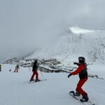 Zoe Tay Instagram – ❄️❄️🤍⛷️🎿🏂🤍❄️❄️
买的新的相机，试着自己手持拍摄，ka lang ka bou 没拍到最好的效果，算了吧，还是交给蒋爷掌机吧！📹🎬
自从去年脚动了手术，就担心自己这次不能尽情放松地滑雪，让孩子们扫兴，脚康复还算是痊愈了，虽然是战战兢兢的，还是可尽兴享受地滑山风景了！⛷️🤍❄️😍
第一次到法国滑雪，天气还算不错，雪景优美怡人，雪山也刺激挑战。
Family holiday 2023🤍❄️
Happy to be back on the ski slopes .🎿♥️
Getting better each time, keep it up.
France ski, fun ski. 🎿🤍🏂

#与家人有约❄️⛷️🤍🏂
#bondingtime❤️ 
#familtadventures 
#famikytrip2023 🤍
#happytobebacktoskiagain
#滑雪⛷️好好玩但超累😥 
#肌肉酸痛无力 😅
#缓缓滑行怕脚受伤😥
#康复了哦 
#幸福其实很简单🐒🐑🐥🐽🐯 

#ZoeTay #鄭惠玉 #惠声玉影  #佐伊の語 Club Med Tignes
