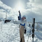 Zoe Tay Instagram - ❄️🤍⛷️☃️🎿👱🏻‍♀️👨‍🦲🧑🏻‍🦱🧒🏻👦🏻🤍❄️ Bonjour 登山自由行，逍遥自在真愉快。 法国雪上滑过不同的小城，风格各异，一路上感受不一样的美景，好享受。 去上了滑雪课程，掌握更好控制在雪山上。儿子和老公都说我有小进步了，哈哈哈！！虽然全身腰酸背痛，也要坚持下去，再接再厉，因为明天会更好，再努力⛷️👌🏻❄️🤍 #滑雪 🎿 #与家人有约❤️ 之旅 # #小进步大满足😍 #全身腰酸背痛😵 肌肉紧绷 #雪中游❄️⛷️ #幸福其实很简单🐒🐑🐥🐽🐯 #ZoeTay #鄭惠玉 #惠声玉影 #佐伊の語 Tignes, France