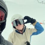 Zoe Tay Instagram - ❄️🤍⛷️☃️🎿👱🏻‍♀️👨‍🦲🧑🏻‍🦱🧒🏻👦🏻🤍❄️ Bonjour 登山自由行，逍遥自在真愉快。 法国雪上滑过不同的小城，风格各异，一路上感受不一样的美景，好享受。 去上了滑雪课程，掌握更好控制在雪山上。儿子和老公都说我有小进步了，哈哈哈！！虽然全身腰酸背痛，也要坚持下去，再接再厉，因为明天会更好，再努力⛷️👌🏻❄️🤍 #滑雪 🎿 #与家人有约❤️ 之旅 # #小进步大满足😍 #全身腰酸背痛😵 肌肉紧绷 #雪中游❄️⛷️ #幸福其实很简单🐒🐑🐥🐽🐯 #ZoeTay #鄭惠玉 #惠声玉影 #佐伊の語 Tignes, France