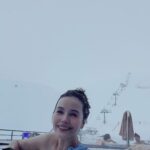 Zoe Tay Instagram - ❄️❄️♨️❄️🛀❄️♨️❄️❄️ 雪地泡温泉，放松放空享受呗！ “Holidays–any holiday–are such a great opportunity to focus on bringing the family together.” ##雪中泡湯太舒服了呀🏔️♨️☺️ #与家人的假期 #挺好的💞 #放空之旅 #佐伊趴趴go #幸福其实很简单🐒🐑🐥🐽🐯 #ZoeTay #鄭惠玉 #惠声玉影 #佐伊の語 Club Med Tignes