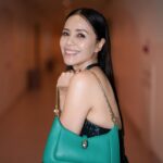 Zoe Tay Instagram - 💛💛🐍💚🐍💛💛 Love is like the wind, you can't see it but you can feel it. 生活中，我们既要享受收获的喜悦， 也要享受“失去”的乐趣。 失去是一种痛苦，也是一种幸福。 #生活美學 #lovelife❤️ #liveinthemoment #以爱为营 #知足感恩惜福❤️ #简单生活节 #ZoeTay #鄭惠玉 #惠声玉影 #佐伊の語 Singapore