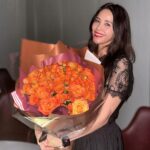 Zoe Tay Instagram – ❤️❤️❤️💋💋💋🍿🍿🍿
感恩是一种美好的情感，
因为只要拥有阳光心态，
你的世界就会处处盛开鲜花。

#周一愉快🌻 
#感恩美好的一切🙏❤ 
#生活与过活 
#简单就是幸福 
#新年新气象新年新希望 

#ZoeTay #鄭惠玉 #惠声玉影  #佐伊の語 Singapore