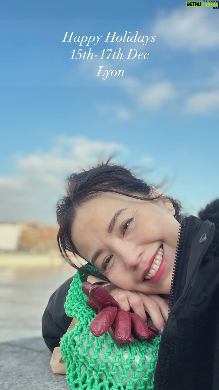 Zoe Tay - 5K Likes - 🎄🎄🤍🎅🤍🧑🎄🤍🎄🎄
Delightful smiles from our family to yours.
#familyholiday
#happytogether
#幸福其实很简单🐒🐑🐥🐽🐯
#france~Lyon里昂
#ZoeTay #鄭惠玉 #惠声玉影 #佐伊の語