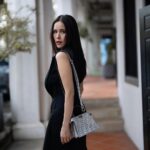 Zoe Tay Instagram - ✨✨🎄❄️🧡❄️🎄✨✨ Have a Merry Merry Peekaboo Christmas!! 🎁❤️☃️ @fendi #FendiPeekaboo #FendiGifts @the_celebrityagency #ZoeTay #鄭惠玉 #惠声玉影 #佐伊の語