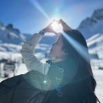 Zoe Tay Instagram - ❄️❄️🤍❄️☃️❄️🤍❄️❄️ 雪白的山，温暖的太阳，这天气太适合…..🎿🤍⛷🤍️🏂 #假期開始 #蓝天白云雪山 #上山趴趴走 #家人出遊 #幸福其实很简单🐒🐑🐥🐽🐯 #满足感和快乐就是那么简单🤓 #ZoeTay #鄭惠玉 #惠声玉影 #佐伊の語 Club Med Tignes