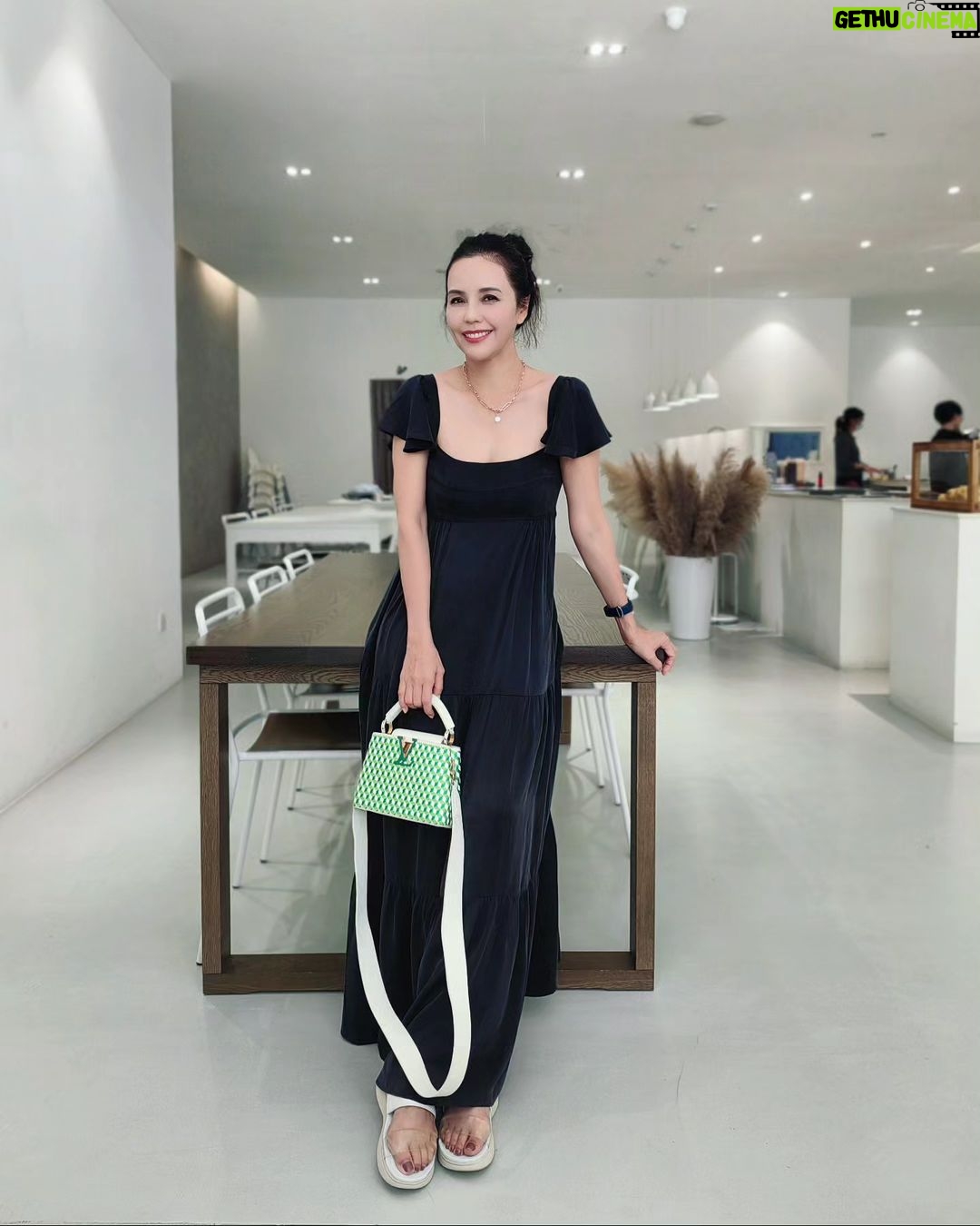 Zoe Tay Instagram - ๐๐๐๐๐๐๐๐ ็พๅฅฝ็็ๅฝๅบ่ฏฅๅ
ๆปกๆๅพ
ใๆๅๅๆๆฟใ #็ๆดป็พๅญธ #ๆๅทฅไฝๆฏๅนธ่ค #ๅฟไธญๆ้ #็ฑๅทฑ่
ไบบๆ็ฑไน #ZoeTay #้ญๆ ็ #ๆ ๅฃฐ็ๅฝฑ +#ไฝไผใฎ่ช