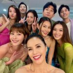 Zoe Tay Instagram - 🎊🎊🍑🍑🎂🍑🍑🎊🎊 年初七，人人生日快乐🍑🎊🎂 七星高照，龙马精神，福禄双全。 今日人日，祝身体健康，想個样有個样。 #初七人日快乐❤️ #七星高照運氣爆錶 #生日快乐 🍊🎂🍊🩷 #开心健康平安 #旺旺年 #ZoeTay #鄭惠玉 #惠声玉影 #佐伊の語 Singapore