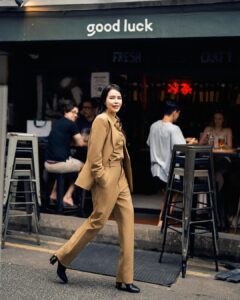 Zoe Tay Instagram - 🩷🩷🧡🧡♥️♥️ 回看，过去是美好的， 往前看，一切是值得期待的。 谢谢自己让自己更加强大，善待自己也是一种快乐。 #生活语录心情说说 #倒数两天 #回看自己 #为自己成为更好的你 #ZoeTay #鄭惠玉 #惠声玉影 #佐伊の語