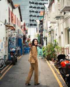 Zoe Tay Instagram - 🩷🩷🧡🧡♥️♥️ 回看，过去是美好的， 往前看，一切是值得期待的。 谢谢自己让自己更加强大，善待自己也是一种快乐。 #生活语录心情说说 #倒数两天 #回看自己 #为自己成为更好的你 #ZoeTay #鄭惠玉 #惠声玉影 #佐伊の語