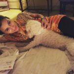 Zoe Viccaji Instagram - I usually trust people who love animals! Love this picture with the sweet cheeni @tararara247 ❤️