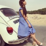 Zoe Viccaji Instagram - Old is gold ⭐️ #musicvideo #hum #comingsoon photocredit: @smabidrizvi Sandspit Karachi