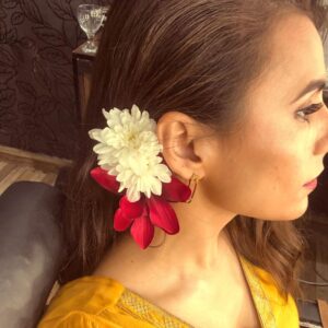 Zoe Viccaji Instagram - Getting ready for the big stage! #cokestudio12 🥰 #pakistan #flowers #desi #yellow #bohemebykanwal #redlipstick #newmusic #rohailhyatt #launched #atifaslam #zoeviccaji
