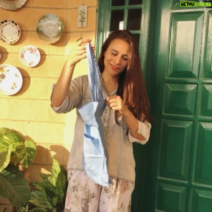 Zoe Viccaji Instagram - ❤ Love these screen printed totes made by NOWPDP trainees with disabilities!! It’s time we start taking cloth bags with us when ever we go shopping and saying no to thaileees! Thank you @nowpdp for sending these to me ❤ #nowreduce #recycle #cleankarachi #letscleankarachi