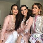 Zoe Viccaji Instagram – Eid with the girls! I never thought I would see so much pink this eid! This was my first ‘real’ eid, especially after marrying into a Muslim family- I’m just getting the hang of it but thank you @meera.ansari for making sure I was dressed appropriately and @asmaamumtazan who  gave me some sweet tips on the do’s that go a long way and @nidaykhan for making me feel loved ❤️❤️