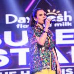 Zoe Viccaji Instagram - I am thrilled to announce Rizwan Adil from IoBM as the winner of Dayfresh Super Star! His soulful voice blew us and the crowd away! Congratulations Rizwan! Keep working hard on your talent and keep shining 🌟 #DayfreshSuperStar #GetReadyToShine