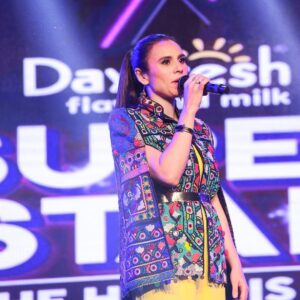 Zoe Viccaji Instagram - I am thrilled to announce Rizwan Adil from IoBM as the winner of Dayfresh Super Star! 

His soulful voice blew us and the crowd away!

Congratulations Rizwan! Keep working hard on your talent and keep shining 🌟 

#DayfreshSuperStar #GetReadyToShine