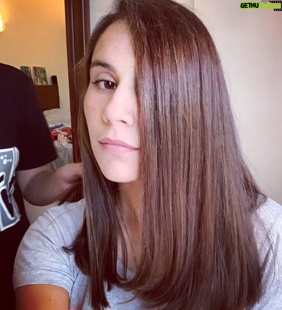 Zoe Viccaji Instagram - When you’re lucky enough to have family who is one of the best hairstylists in town ❤ thank you @nidakhan.hairstylist Karachi, Pakistan