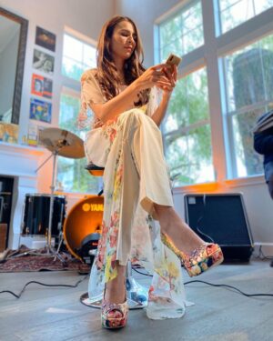 Zoe Viccaji Instagram - Just got back from a fun and very productive trip. Here is a glimpse of where we shot the last performance video. Really looking forward to putting this song out there!! Hint: what is so special about the 3rd of April? #pakistanimusic #legendsliveforever #sanfrancisco #acousticmusic