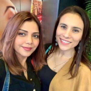 Zoe Viccaji Instagram - Always love running into @hadiqakianiofficial - a super positive and loving person ❤️ #howdoesshelooksogood #evergreen #fellowmusician #pakistan #positivevibesonly #cokestudio