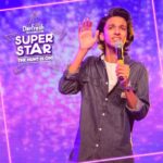 Zoe Viccaji Instagram - I am thrilled to announce Rizwan Adil from IoBM as the winner of Dayfresh Super Star! His soulful voice blew us and the crowd away! Congratulations Rizwan! Keep working hard on your talent and keep shining 🌟 #DayfreshSuperStar #GetReadyToShine