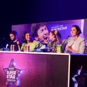 Zoe Viccaji Instagram - I am thrilled to announce Rizwan Adil from IoBM as the winner of Dayfresh Super Star! 

His soulful voice blew us and the crowd away!

Congratulations Rizwan! Keep working hard on your talent and keep shining 🌟 

#DayfreshSuperStar #GetReadyToShine