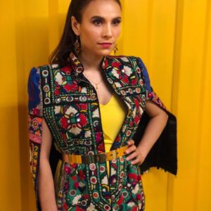 Zoe Viccaji Instagram - Out and about after a very very long time!! Here’s a picture between the masks! Thank you @bohemebykanwal for the lovely cape and @nidakhan.hairstylist for the jumpsuit ❤️❤️ I had a ball with these two  @aamnailyas @nimrakhan_official