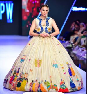 Zoe Viccaji Instagram - Throwback to when I walked the ramp. This was such a beautiful dress by @bohemebykanwal !!! ❤️❤️