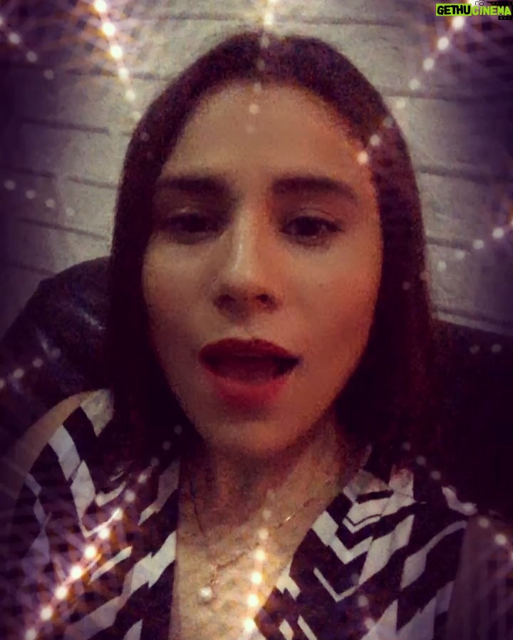Zoe Viccaji Instagram - Something new coming sooooon!!! #disco #pop #funk #pakistan @surkhwaabmusic @bigfootmusic_pk #surkhwaab #surkhwaabmusic #bigfootmusicpk