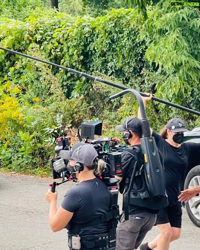 Zoie Palmer Instagram - The crew on this show and every show so often has me in awe, the equipment they need to wear and operate, the speed they have to move to get the shot, often running backwards at a redic clip. They truly are incredible! ❤️