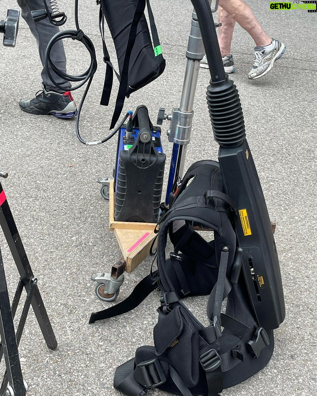 Zoie Palmer Instagram - The crew on this show and every show so often has me in awe, the equipment they need to wear and operate, the speed they have to move to get the shot, often running backwards at a redic clip. They truly are incredible! ❤️