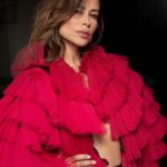 Zulay Henao Instagram - We love you Papi @mrkevinconnolly 🖤🖤 Happy girls, Happy Life Happy Valentine’s a Day Guys- I hope good sweet love found it’s way to you… but also… the secret is, it is you! You are, we are all the creators. Photographer @cinava_photography Makeup by @mebeaute Styled by @simonasacchitella Crustacean Beverly Hills California