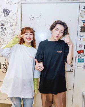 asmi Instagram - imaseくん 1st Live 『POP OVER』
@ 恵比寿LIQUID ROOM 💐 

KERENMIに共に参加した「boy」で 今日 一緒に歌わせていただきました🥹蔦谷さんには客席から見ていただけたようでうれしかったです☺️

 
そして呼んでくれてうれしかった！「同い年で がんばっている人を…」っていう呼び込みも、もしかしたら何気ない言葉かもしれないけどめちゃくちゃうれしかった！

私からみたimaseくんは 眩しい！

3月末にWWWでみたライブもリハーサルでの姿も ぜんぶが本当にかっこよかった！

存在してくれてるだけでなんか勝手に心強くなっちゃうimaseくんは灯🕯️

同い年として恥じないようにこれからもがんばる🥹 @imase11_9 ありがとう🙏🏻