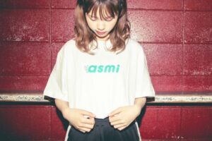 asmi Instagram - 顔おもろいかも

着画おまたせ😚
(Lきてます！)

📸 @_yamauchimai