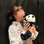 asmi Instagram - 本気😃 仲良しなっちゃった…🥹 (手錠ごめん🙇🏼)