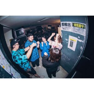 asmi Instagram - 憧れのFM802主催 年に一度のミナホ 夢のBIGCAT 入場規制🙏🏻興味もってくれたけど観てもらえなかった人たちに次こそ出会うためにも歌い続けなければと思う！これからもずっとミナホは目標であり、BIGCATは夢の舞台。この気持ちずっと握りしめて歩いて行く！その姿そばでみといてください！！！絶対ミナホでまた会おう😎
今日は観に来てくれてありがとうございました！！！
みんなの熱量も、サイッコーーーでした❤️‍🔥

(今日は最強バンドセットでした🫶🏻)
Gt. @wataru_fivenewold 
Ba. @yukako_ishii 
Dr. @babachandrums 

photo by @yuuta0326 🫶🏻