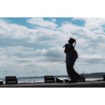 asmi Instagram - 昨日の大洗海上花火大会でのライブ🪼 綺麗な空と海がサイコーに心地よかった🪽 来てくれたみんなもありがとうございました🩵 これで夏、しまったなあ☁️また来年！ photo by @ninjajon 大洗サンビーチ