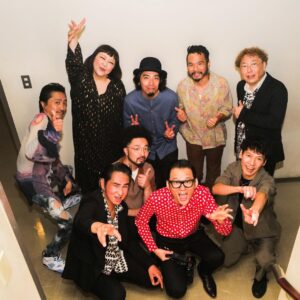 mabanua Instagram - Original Loveツアーファイナルにゲストとして出演させてもらいました。あの曲からこの曲まで、田島さんの後ろで叩けることはこの上ない幸せ、そしてラスト全員での演奏、佐野さんとのツインドラムはいつまででも続けていたいと思いました。ツアー完走改めておめでとうございます！
配信アーカイブ（有料）はストーリーへ☝️
#Originallove 
#田島貴男
#Ovall