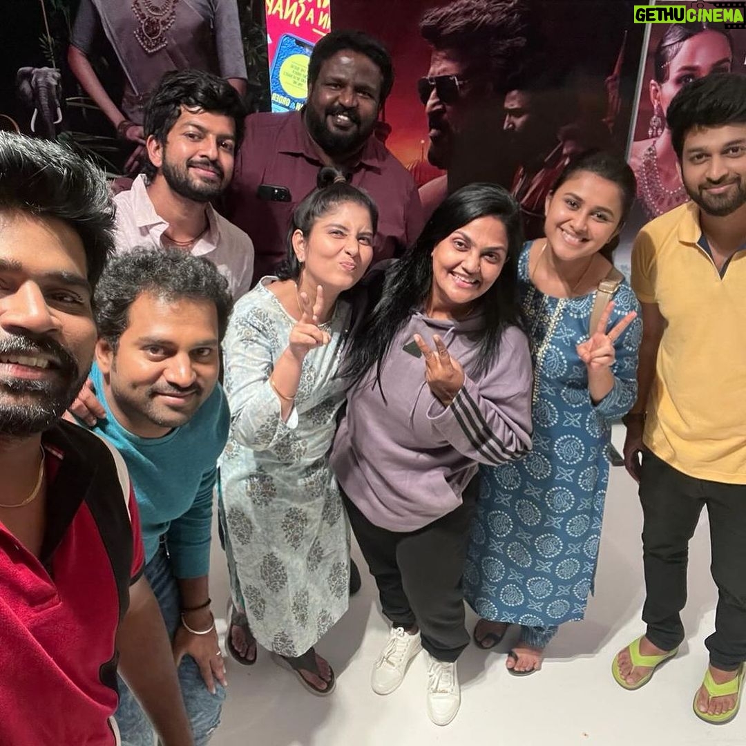 sathya sai krishnan Instagram - Lal salam with ps team🤍👑 #cinema #movie #sathyam #sathyampopcorn #lalsalam #thalaivar #rajini #superstar #superstarrajinikanth #friends #love #friendslikefamily #team #enjoy #fun #teamouting #celebrities #actresses Sathyam Cinemas