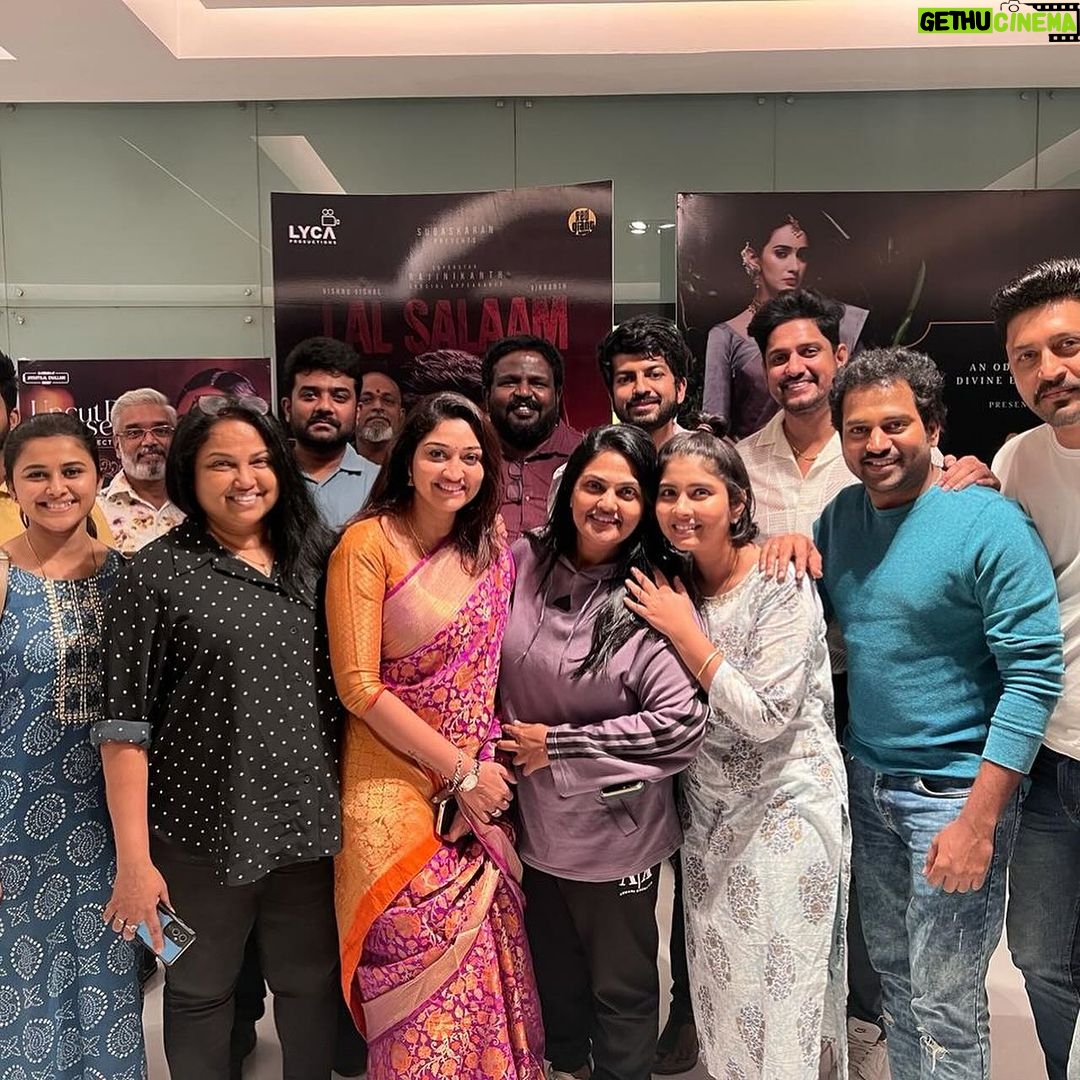 sathya sai krishnan Instagram - Lal salam with ps team🤍👑 #cinema #movie #sathyam #sathyampopcorn #lalsalam #thalaivar #rajini #superstar #superstarrajinikanth #friends #love #friendslikefamily #team #enjoy #fun #teamouting #celebrities #actresses Sathyam Cinemas
