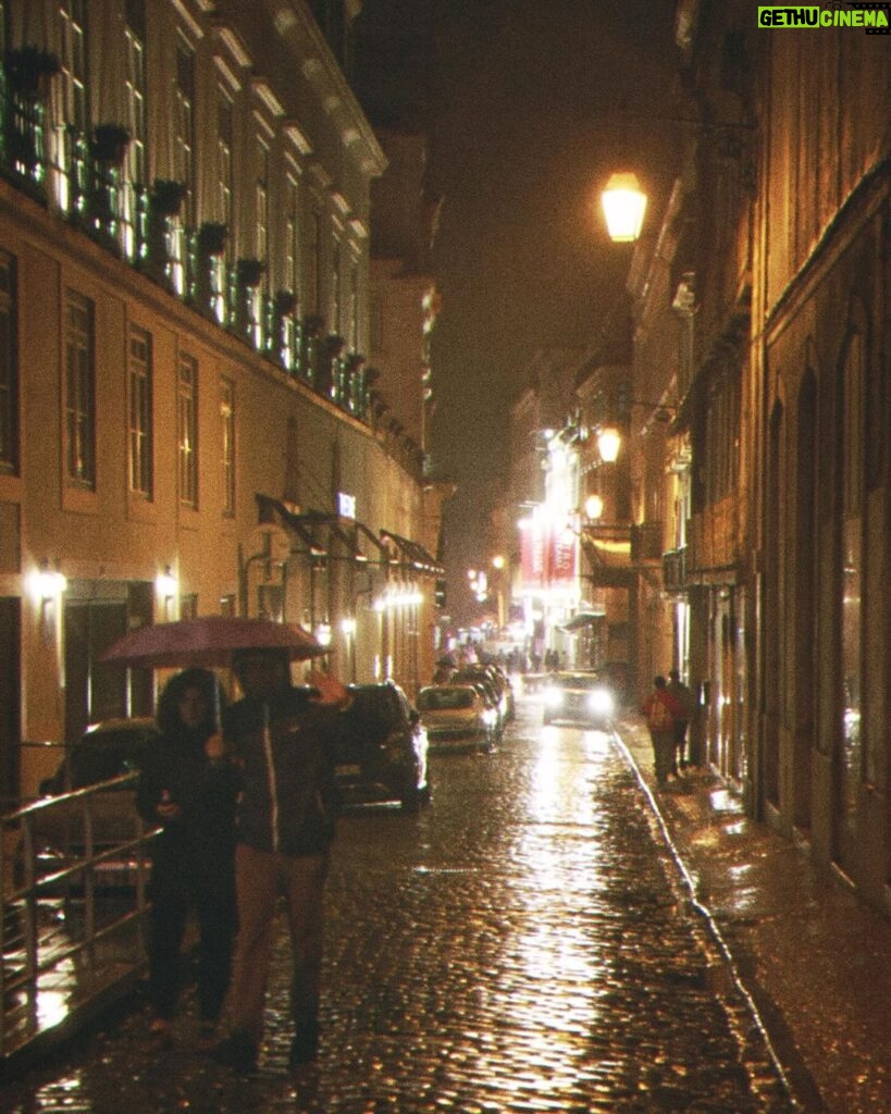 6LACK Instagram - back outside. back in europe. Lisboa did not disappoint made new friends & ate good food— thx for the recommendation @rubendias 🇵🇹 Dublin up next 📍 SIHAL ‘24