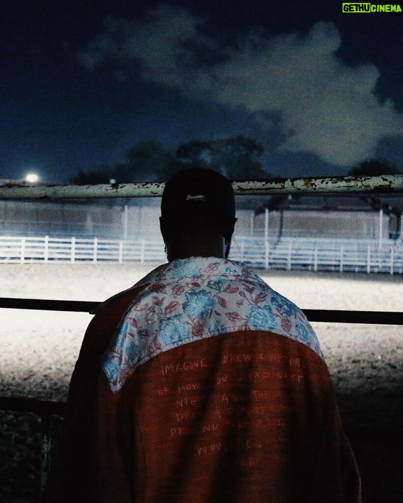 6LACK Instagram - “Temporary” video out now — shot in Houston mid tour with a thoroughbred 🐎 link in bio & stories—💐