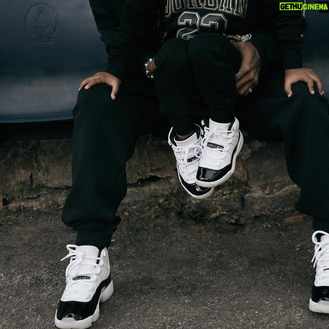 6LACK Instagram - baby syx & her dad for @jdsportsus @jumpman23